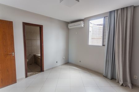 Apartamento à venda com 200m², 4 quartos e 4 vagasCobertura Suíte 2