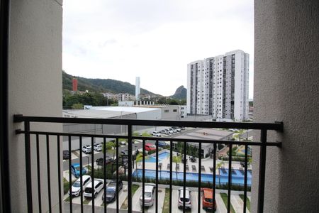 Varanda de apartamento à venda com 2 quartos, 48m² em Jacarepaguá, Rio de Janeiro