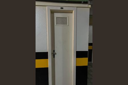 Apartamento à venda com 175m², 4 quartos e 2 vagas Apartamento à venda com 175m², 4 quartos e 2 vagasDepósito