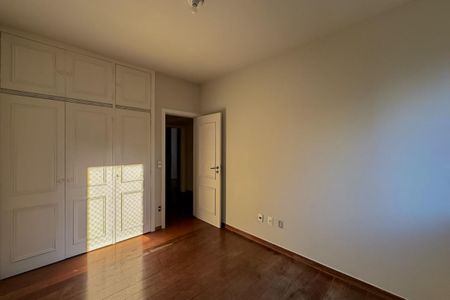 Quarto 1 de apartamento à venda com 4 quartos, 175m² em Lourdes, Belo Horizonte