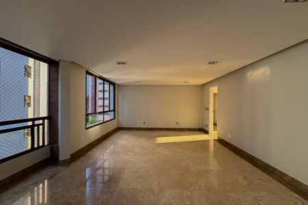 Apartamento à venda com 175m², 4 quartos e 2 vagas Apartamento à venda com 175m², 4 quartos e 2 vagasSala