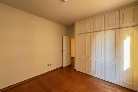 Apartamento à venda com 175m², 4 quartos e 2 vagas Apartamento à venda com 175m², 4 quartos e 2 vagasQuarto 3