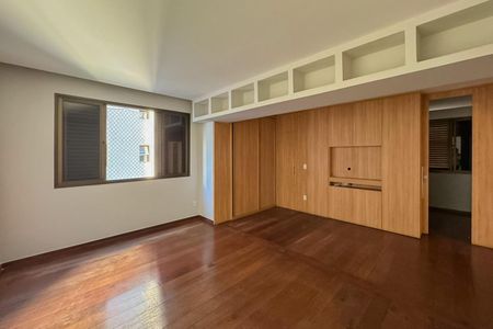 Apartamento à venda com 175m², 4 quartos e 2 vagas Apartamento à venda com 175m², 4 quartos e 2 vagasSuíte
