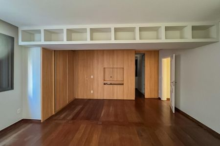 Apartamento à venda com 175m², 4 quartos e 2 vagas Apartamento à venda com 175m², 4 quartos e 2 vagasSuíte