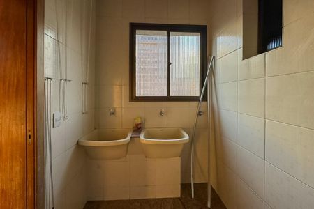 Apartamento à venda com 175m², 4 quartos e 2 vagas Apartamento à venda com 175m², 4 quartos e 2 vagasÁrea de Serviço