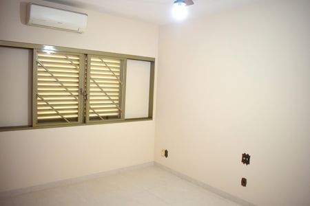 Casa para alugar com 295m², 4 quartos e 4 vagasQuarto 2