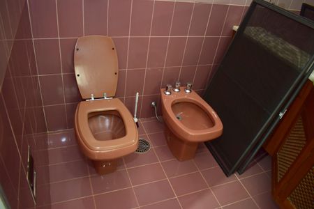 Casa para alugar com 295m², 4 quartos e 4 vagasBanheiro da Suíte