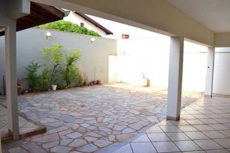 Casa para alugar com 295m², 4 quartos e 4 vagasQuintal