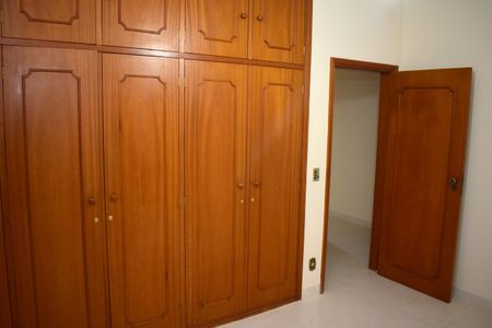 Casa para alugar com 295m², 4 quartos e 4 vagasQuarto 3