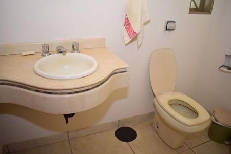 Casa para alugar com 295m², 4 quartos e 4 vagasLavabo