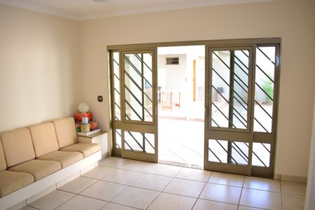 Casa para alugar com 295m², 4 quartos e 4 vagasSala 2