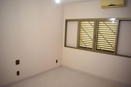 Casa para alugar com 295m², 4 quartos e 4 vagasQuarto 3