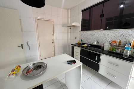 Apartamento à venda com 80m², 2 quartos e 2 vagasCozinha