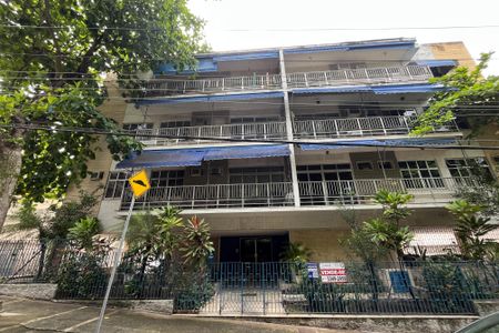 Apartamento à venda com 80m², 2 quartos e 2 vagasFachada