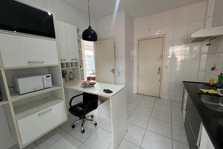 Apartamento à venda com 80m², 2 quartos e 2 vagasCozinha