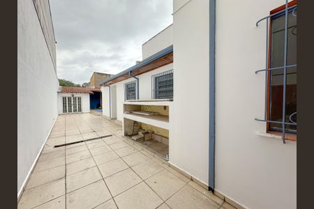 Casa à venda com 300m², 4 quartos e 3 vagas Casa à venda com 300m², 4 quartos e 3 vagasQuintal