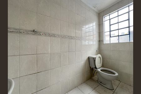 Casa à venda com 300m², 4 quartos e 3 vagas Casa à venda com 300m², 4 quartos e 3 vagasBanheiro de Serviço