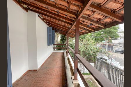 Casa à venda com 300m², 4 quartos e 3 vagas Casa à venda com 300m², 4 quartos e 3 vagasVaranda Quarto 2