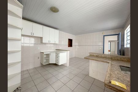 Casa à venda com 300m², 4 quartos e 3 vagas Casa à venda com 300m², 4 quartos e 3 vagasCozinha