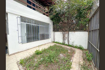 Casa à venda com 300m², 4 quartos e 3 vagas Casa à venda com 300m², 4 quartos e 3 vagasGaragem
