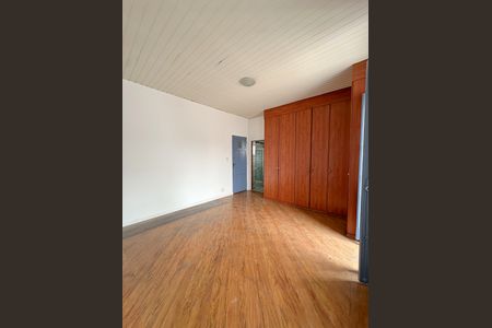 Casa à venda com 300m², 4 quartos e 3 vagas Casa à venda com 300m², 4 quartos e 3 vagasSuíte