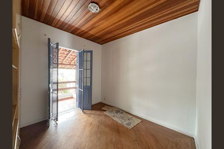 Casa à venda com 300m², 4 quartos e 3 vagas Casa à venda com 300m², 4 quartos e 3 vagasQuarto 2