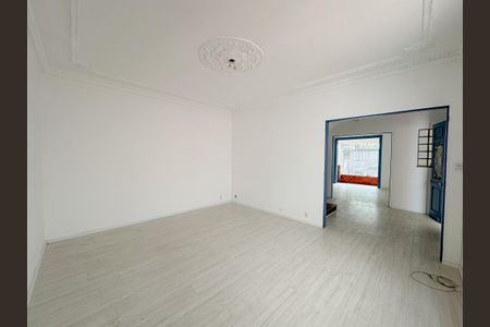 Casa à venda com 300m², 4 quartos e 3 vagas Casa à venda com 300m², 4 quartos e 3 vagasSala de Jantar