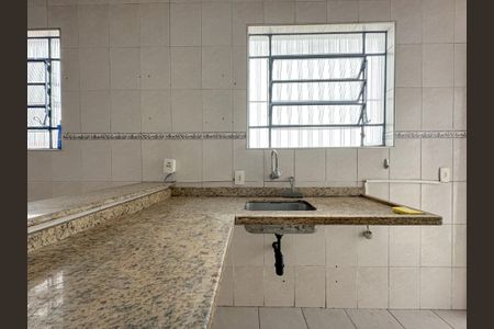 Casa à venda com 300m², 4 quartos e 3 vagas Casa à venda com 300m², 4 quartos e 3 vagasCozinha