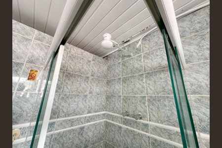 Casa à venda com 300m², 4 quartos e 3 vagas Casa à venda com 300m², 4 quartos e 3 vagasBanheiro Suíte