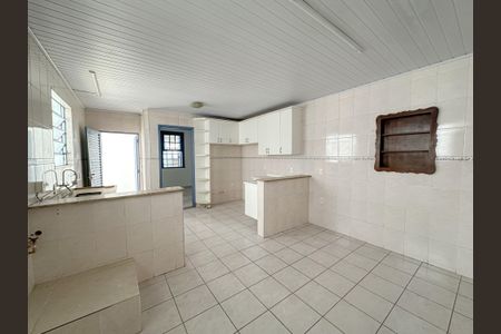 Casa à venda com 300m², 4 quartos e 3 vagas Casa à venda com 300m², 4 quartos e 3 vagasCozinha