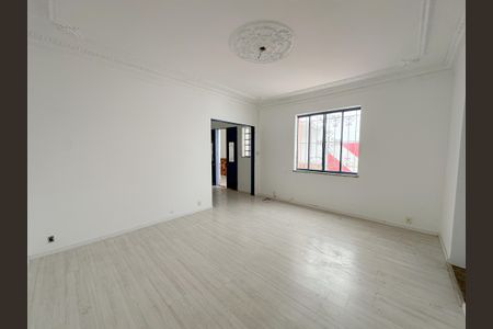 Casa à venda com 300m², 4 quartos e 3 vagas Casa à venda com 300m², 4 quartos e 3 vagasSala de Jantar