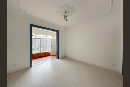 Casa à venda com 300m², 4 quartos e 3 vagas Casa à venda com 300m², 4 quartos e 3 vagasSala
