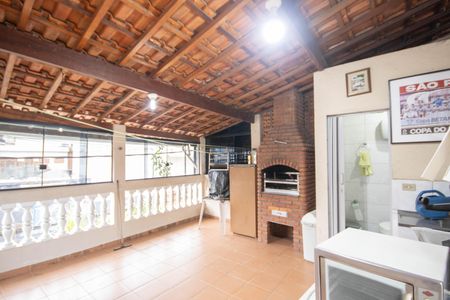 Casa à venda com 140m², 4 quartos e 2 vagas Casa à venda com 140m², 4 quartos e 2 vagasChurrasqueira