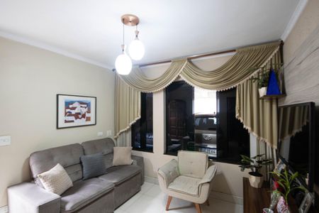 Casa à venda com 140m², 4 quartos e 2 vagas Casa à venda com 140m², 4 quartos e 2 vagasSala