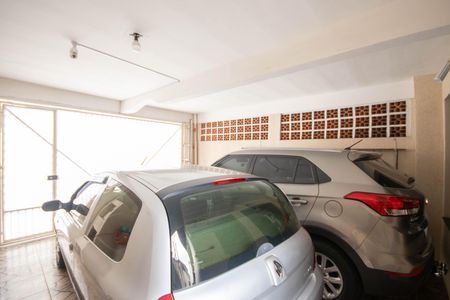 Casa à venda com 140m², 4 quartos e 2 vagas Casa à venda com 140m², 4 quartos e 2 vagasGaragem