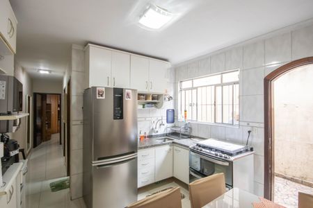 Casa à venda com 140m², 4 quartos e 2 vagas Casa à venda com 140m², 4 quartos e 2 vagasCozinha