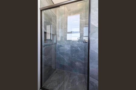 Apartamento à venda com 293m², 4 quartos e 6 vagasBanheiro da Suíte 1