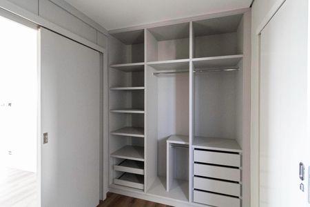 Apartamento à venda com 293m², 4 quartos e 6 vagasCloset da Suíte 2