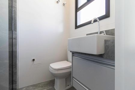 Apartamento à venda com 293m², 4 quartos e 6 vagasBanheiro da Suíte 1