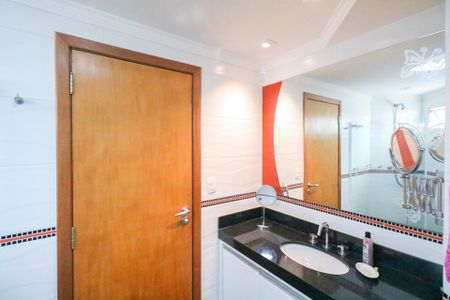 Apartamento à venda com 188m², 3 quartos e 4 vagasBanheiro da Suíte 1