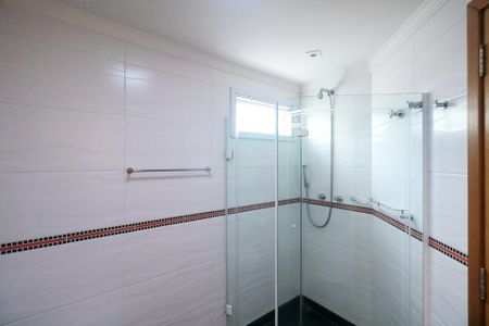 Apartamento à venda com 188m², 3 quartos e 4 vagasBanheiro da Suíte 1