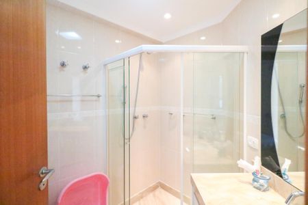 Apartamento à venda com 188m², 3 quartos e 4 vagasBanheiro da Suíte 2