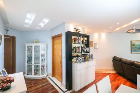 Apartamento à venda com 188m², 3 quartos e 4 vagasSala