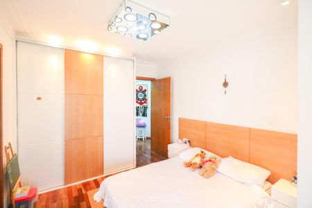 Apartamento à venda com 188m², 3 quartos e 4 vagasSuíte 2