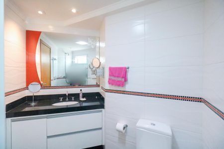 Apartamento à venda com 188m², 3 quartos e 4 vagasBanheiro da Suíte 1