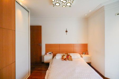 Apartamento à venda com 188m², 3 quartos e 4 vagasSuíte 2