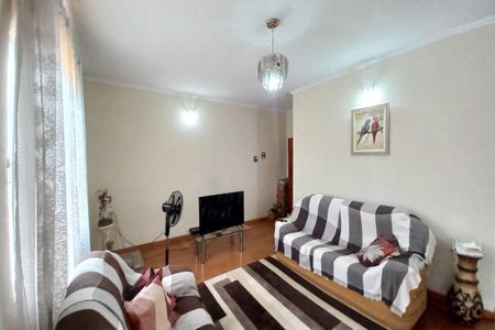 Casa à venda com 330m², 4 quartos e 5 vagasSala de TV