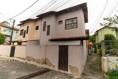 Casa de condomínio à venda com 75m², 2 quartos e 1 vagaFachada