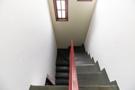 Casa de condomínio à venda com 75m², 2 quartos e 1 vagaEscada 