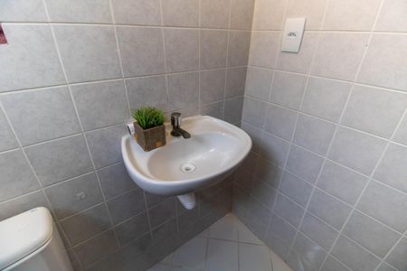 Casa de condomínio à venda com 75m², 2 quartos e 1 vagaLavabo